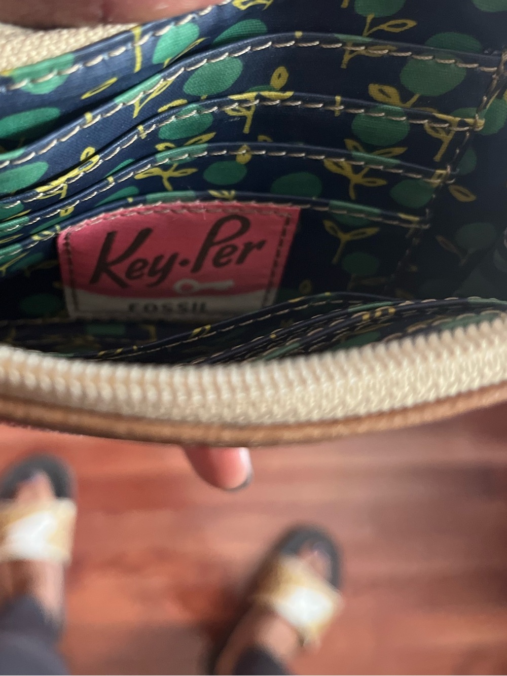 Fossil Key-Per Wallet Wristlet - Picture 7 of 8